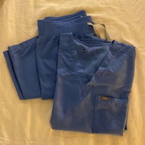Size XS Figs scrubs set